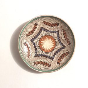 Farfurie decorativă de perete, din ceramică tradițională românească