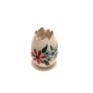 Găoace de ou stilizată, din lemn, albă, pictată manual, cu flori