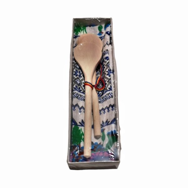 Set de două linguri din lemn legate cu tricolor